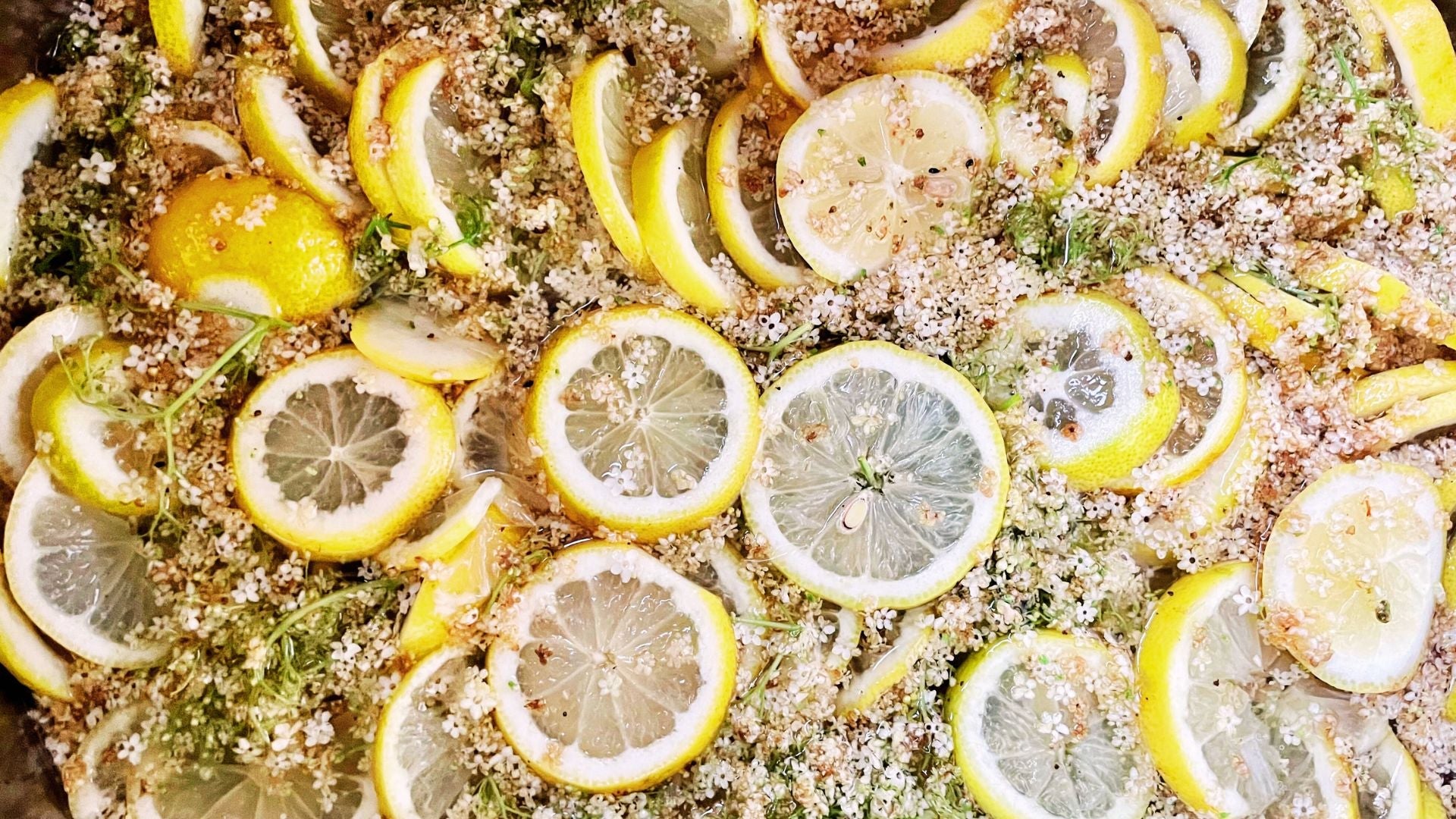 Hyldeblomstsaft – En Frisk og Sød Fornøjelse