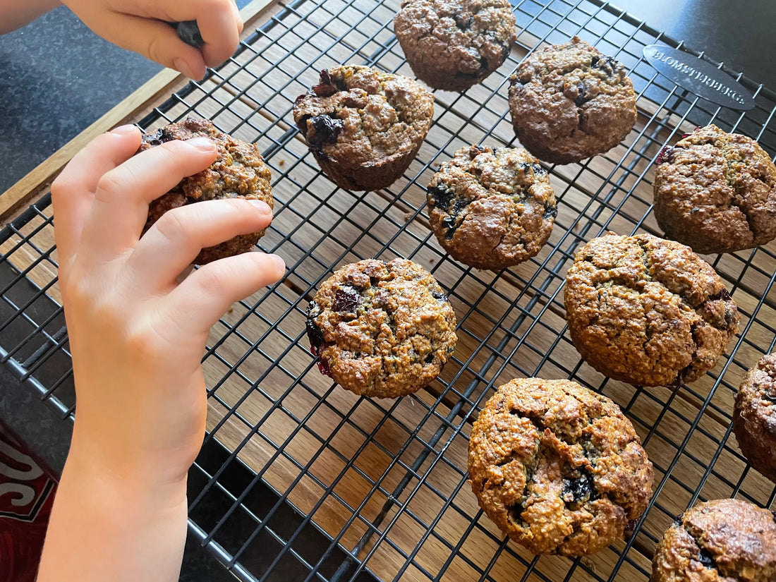 Zucchini-muffins med blåbær