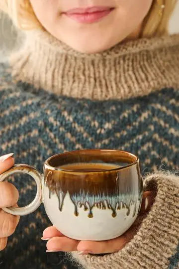 Krus m/hank Vallvik jordnære toner m/blå løbeglasur